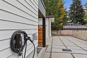 Modern 2-Bedroom Retreat in Seattle