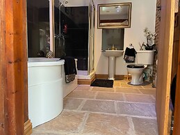 Villa Hobland Barn in Hopton