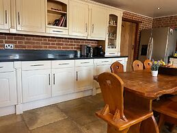 Villa Hobland Barn in Hopton