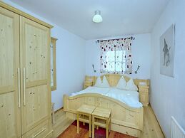 Quiet Chalet With Sauna in Konigsleiten