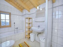 Quiet Chalet With Sauna in Konigsleiten