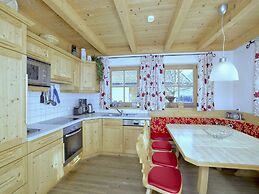 Quiet Chalet With Sauna in Konigsleiten