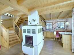 Quiet Chalet With Sauna in Konigsleiten