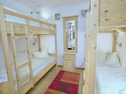 Quiet Chalet With Sauna in Konigsleiten