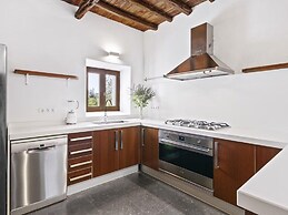 Rural Hideaway Villa in Stcarlos