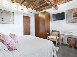 Rural Hideaway Villa in Stcarlos