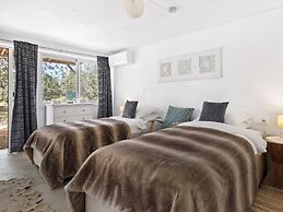 Rural Hideaway Villa in Stcarlos