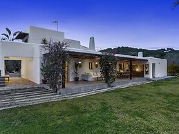 Rural Hideaway Villa in Stcarlos