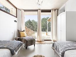 Rural Hideaway Villa in Stcarlos