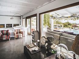 Impressive Holiday Home With Views