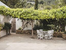 Impressive Holiday Home With Views