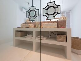 Impressive Holiday Home With Views