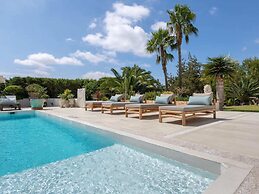 Impressive Holiday Home With Views