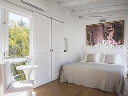 Impressive Holiday Home With Views