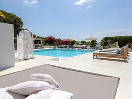 Impressive Holiday Home With Views