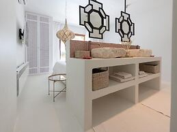 Impressive Holiday Home With Views