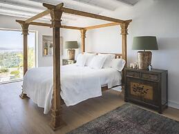 Impressive Holiday Home With Views