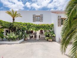 Impressive Holiday Home With Views