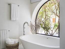 Impressive Holiday Home With Views