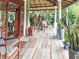 Green Olive Villa