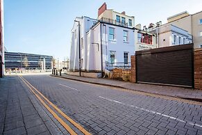 higgihaus 5 5 of 7 Rooms Monday - Friday