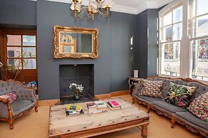 higgihaus 5 5 of 7 Rooms Monday - Friday