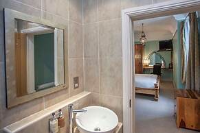 higgihaus 5 5 of 7 Rooms Monday - Friday