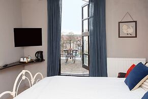 higgihaus 5 5 of 7 Rooms Monday - Friday