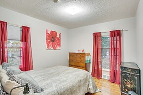 7 Mi to Downtown Minneapolis: Home w/ Fire Pit!