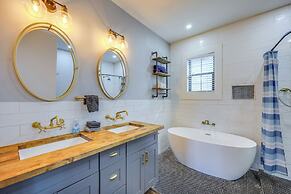 ~ 2 Mi to Dtwn San Antonio: Comfy Home w/ Yard!