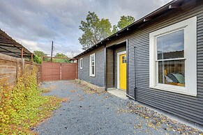 ~ 2 Mi to Dtwn San Antonio: Comfy Home w/ Yard!