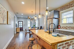 ~ 2 Mi to Dtwn San Antonio: Comfy Home w/ Yard!