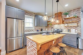 ~ 2 Mi to Dtwn San Antonio: Comfy Home w/ Yard!