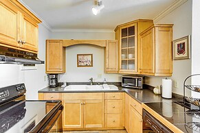 Skiing & Hiking: Mtn-view Condo in Durango!