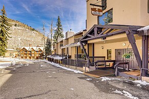 Skiing & Hiking: Mtn-view Condo in Durango!