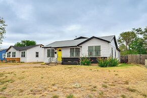 3 Mi to Dtwn: Amarillo Family Home