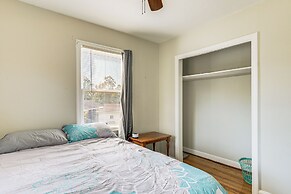 6 Mi to Dtwn Greenville: Taylors Home w/ Foosball