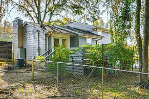 6 Mi to Dtwn Greenville: Taylors Home w/ Foosball