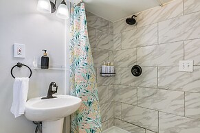 6 Mi to Dtwn Greenville: Taylors Home w/ Foosball