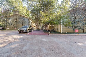 1 Block to The Square: Oxford Condo!