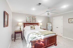 1 Block to The Square: Oxford Condo!