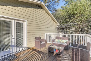 1 Block to The Square: Oxford Condo!