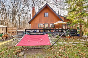 Private Hot Tub & Game Room: Pocono Family Cabin!