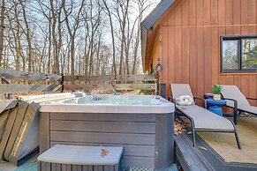 Private Hot Tub & Game Room: Pocono Family Cabin!