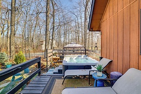 Private Hot Tub & Game Room: Pocono Family Cabin!