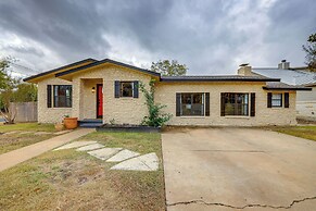 < 1 Mi to Dtwn: Home w/ Fenced Yard in Boerne!