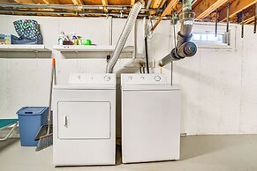 Furnished Sunroom & Deck Dining: Cape Cod Escape