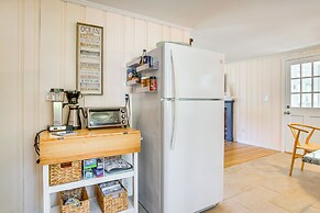 Furnished Sunroom & Deck Dining: Cape Cod Escape