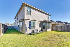 Fenced Yard & Gas Grill: Spacious Home in Richmond