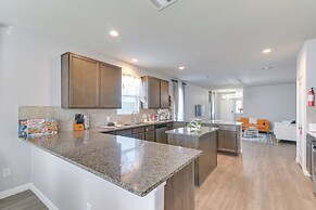 Fenced Yard & Gas Grill: Spacious Home in Richmond